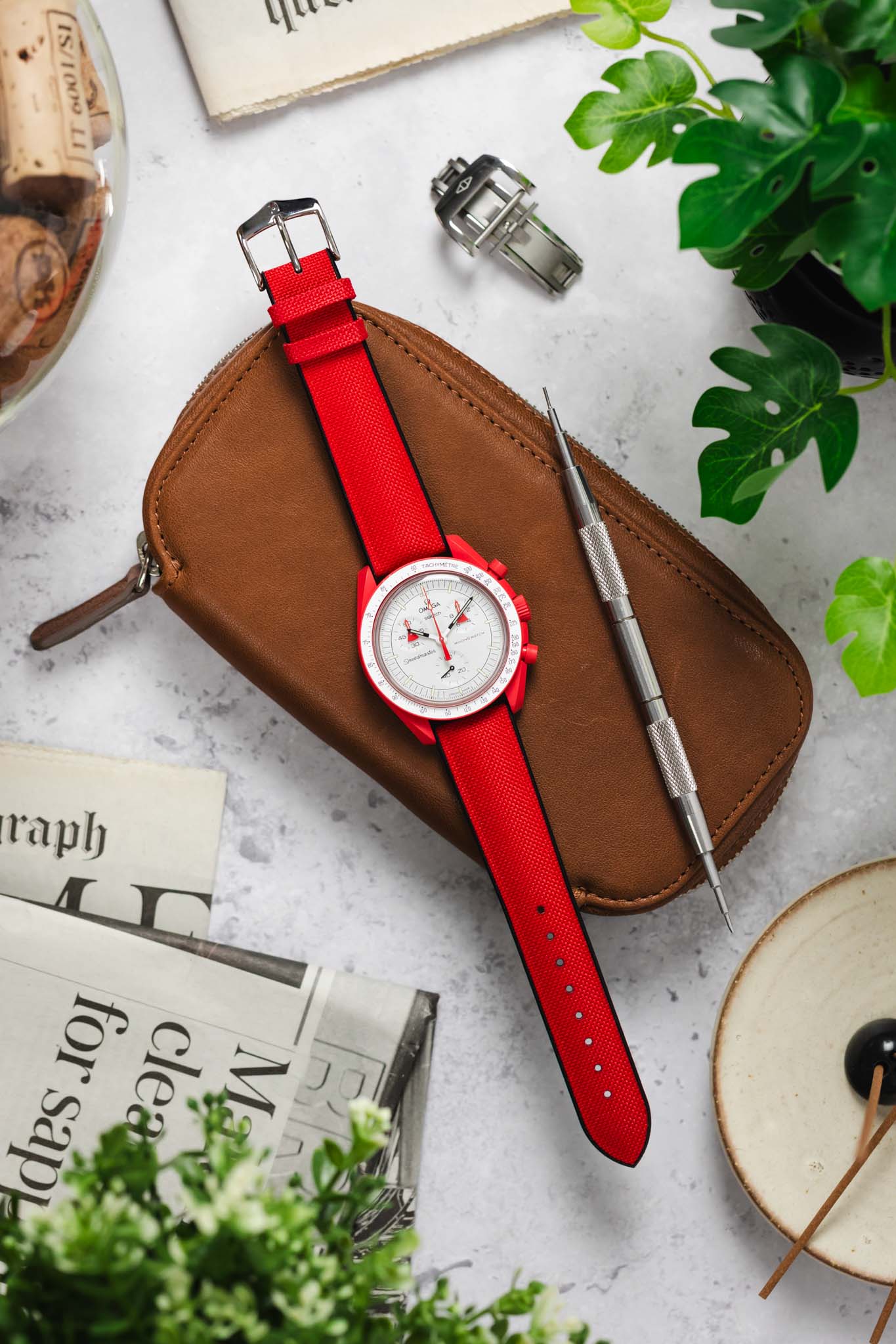 Hirsch ARNE Sailcloth Effect Performance Watch Strap - RED - Image 4