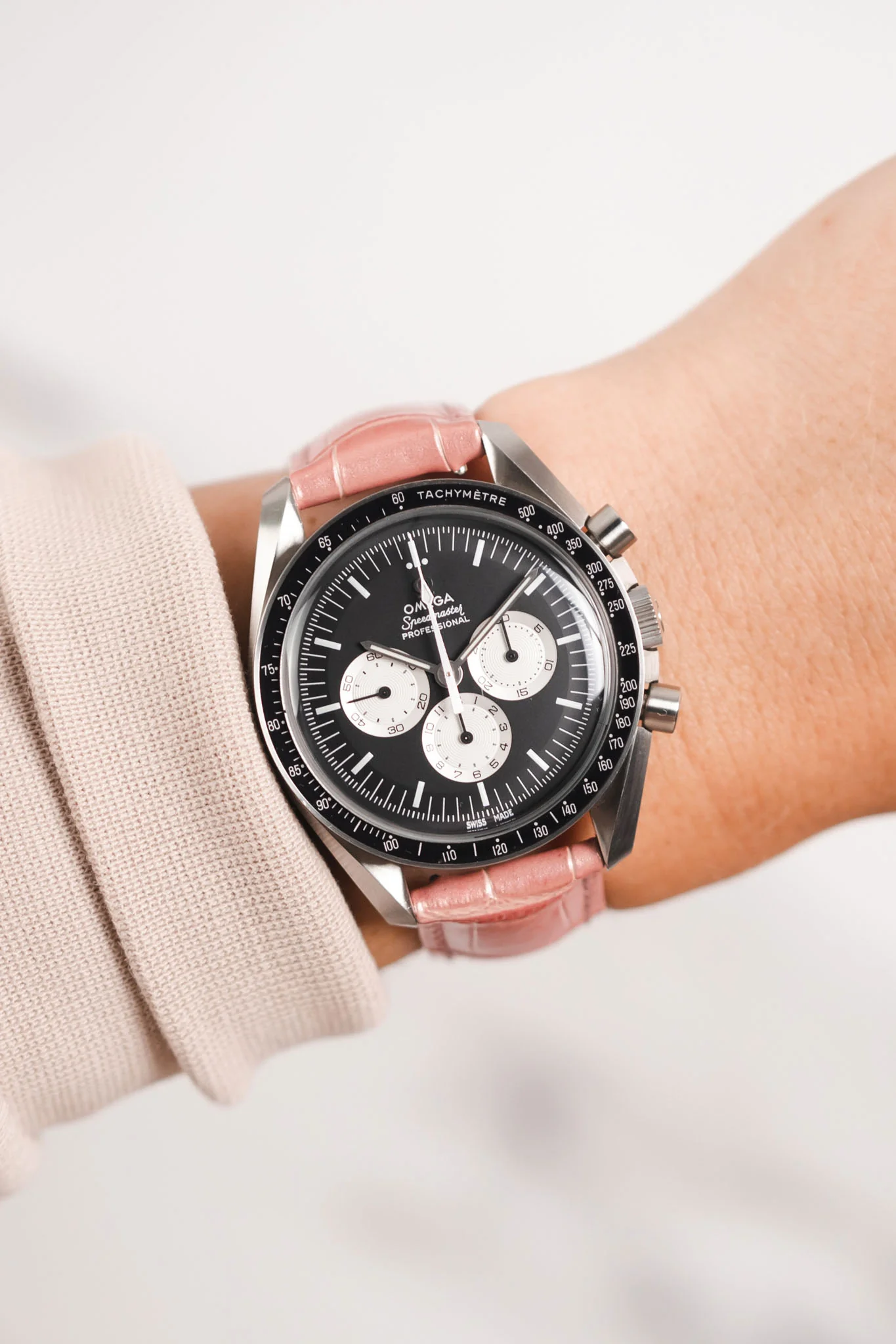 Hirsch DUKE METALLIC Limited Production Watchstrap in Rose - Image 2