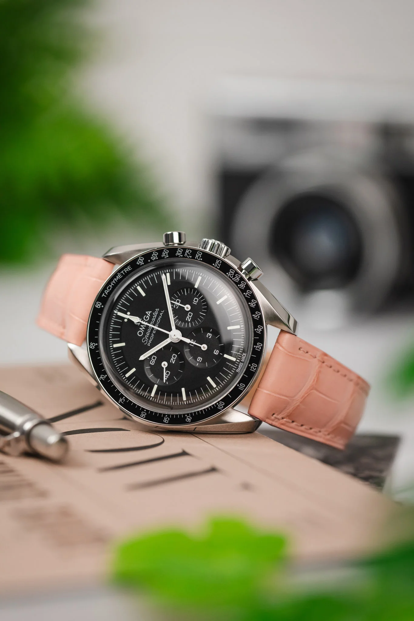 Hirsch LONDON Matt Alligator Leather Watch Strap in ROSA - Image 4