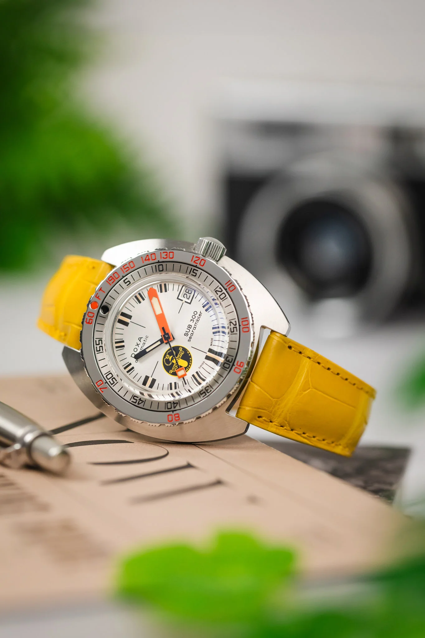 Hirsch LONDON Matt Alligator Leather Watch Strap in YELLOW - Image 4