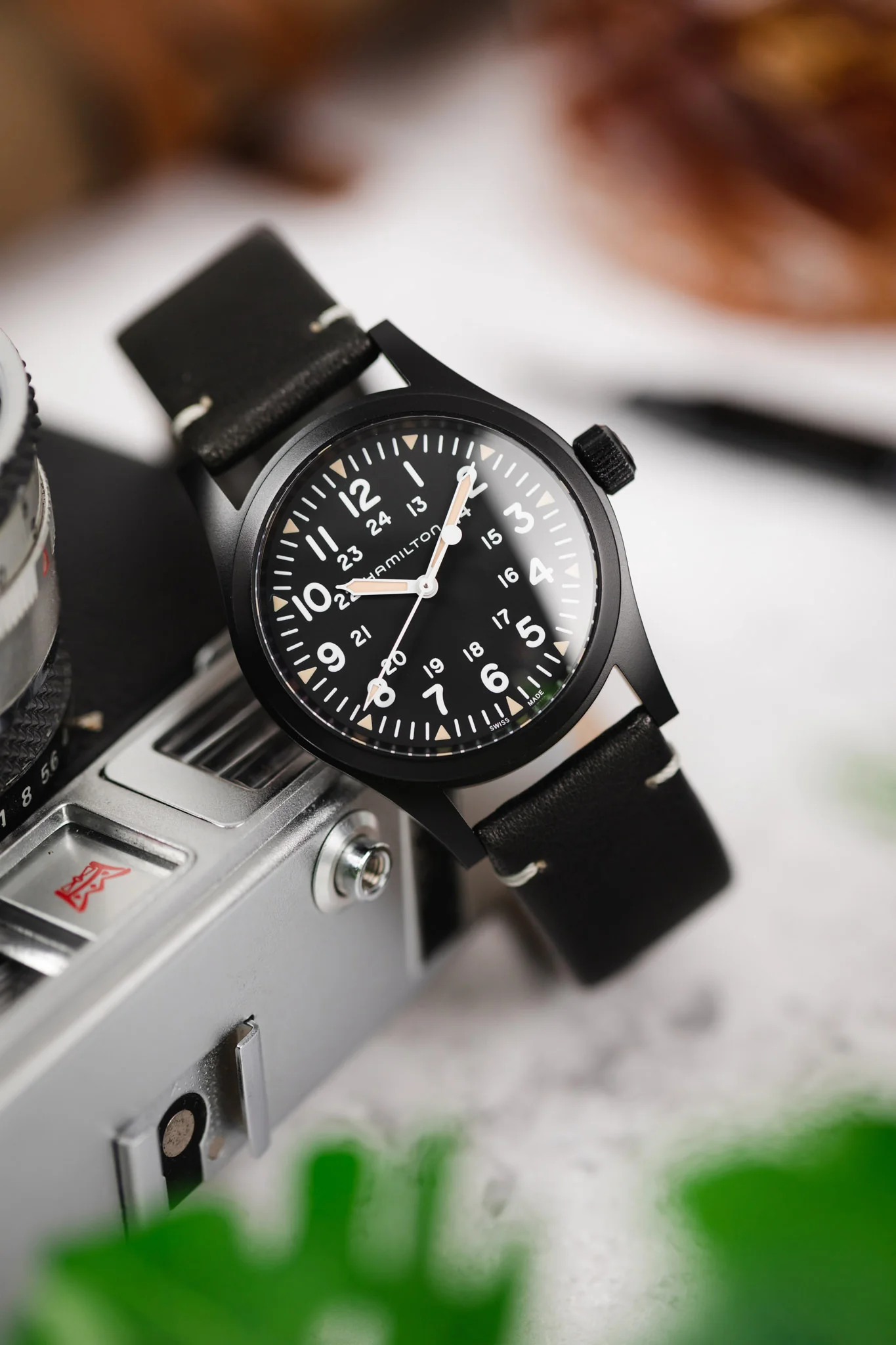 Hirsch Ranger Retro Leather Parallel Watch Strap - Black - Image 4