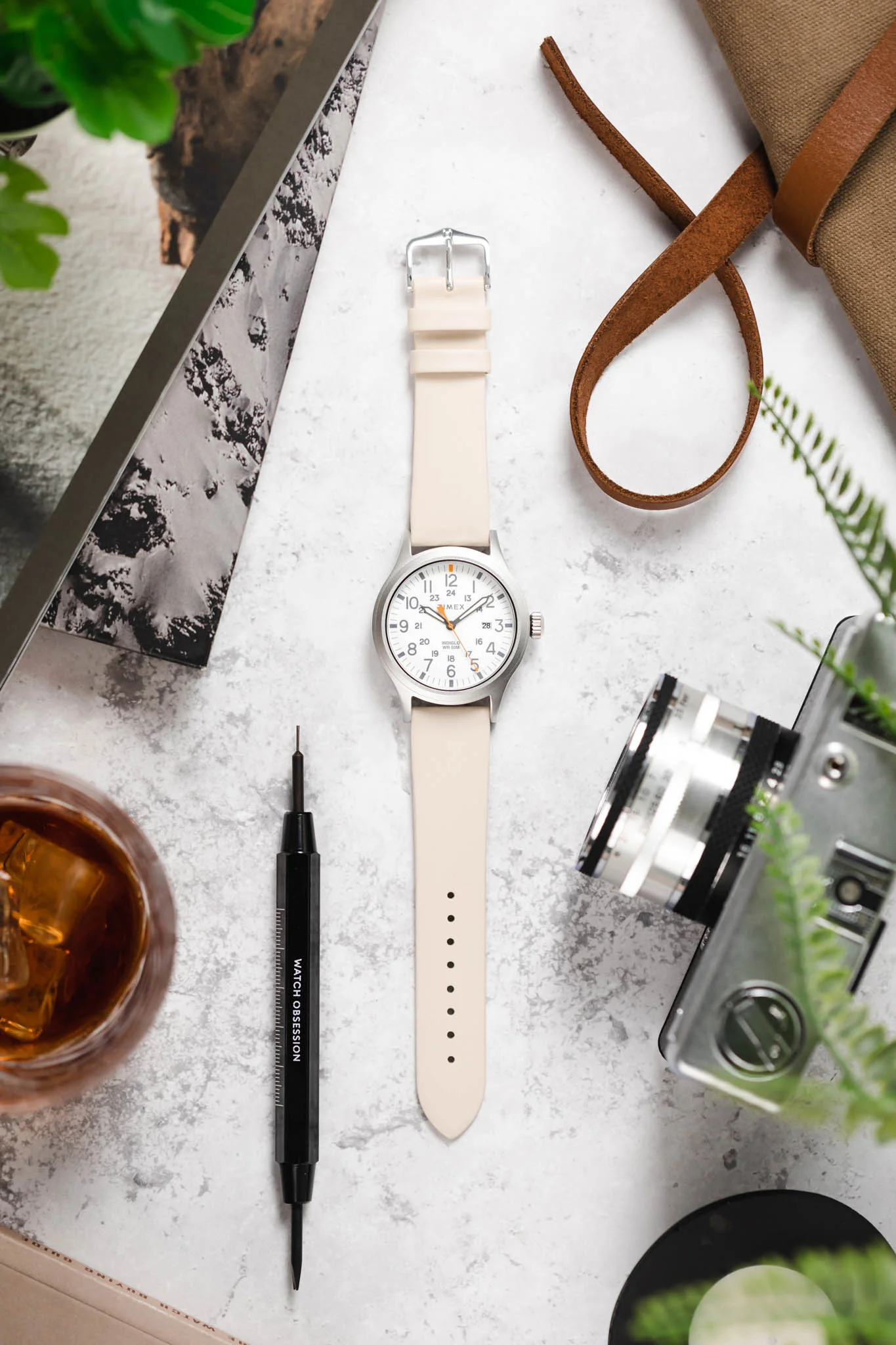 Hirsch TORONTO Quick-Release Fine-Grained Leather Watch Strap in BEIGE - Image 6